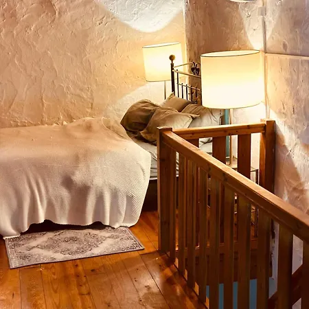 Casa de Férias Charming Rustic Wine Cellar House In With Fireplace *