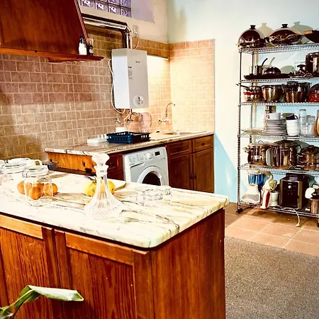 Дом отдыха Charming Rustic Wine Cellar House In With Fireplace Reguengo Grande