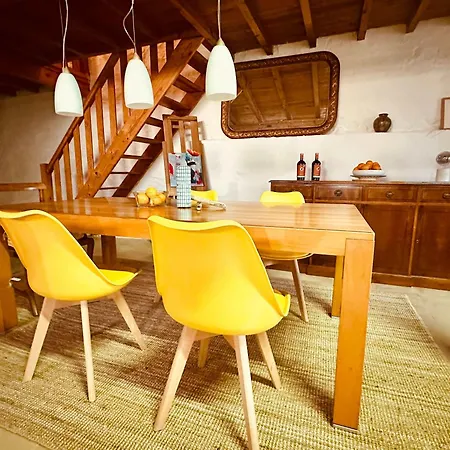 Charming Rustic Wine Cellar House In With Fireplace Casa de Férias