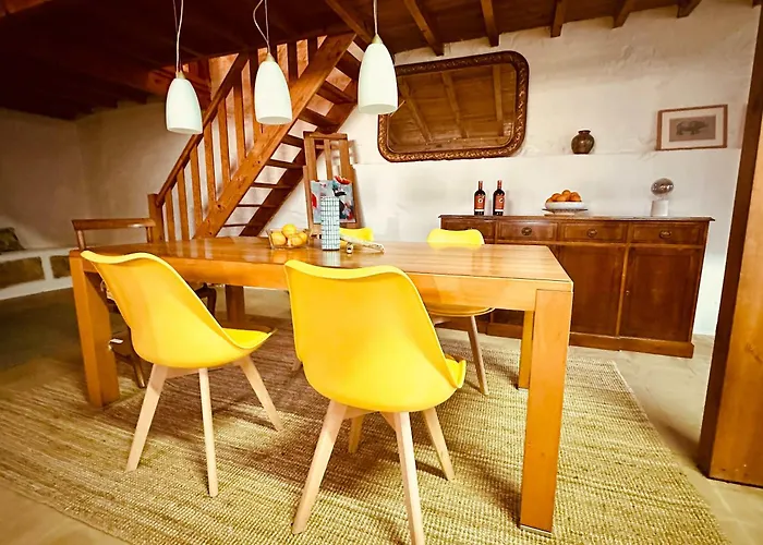 Charming Rustic Wine Cellar House In With Fireplace 別荘